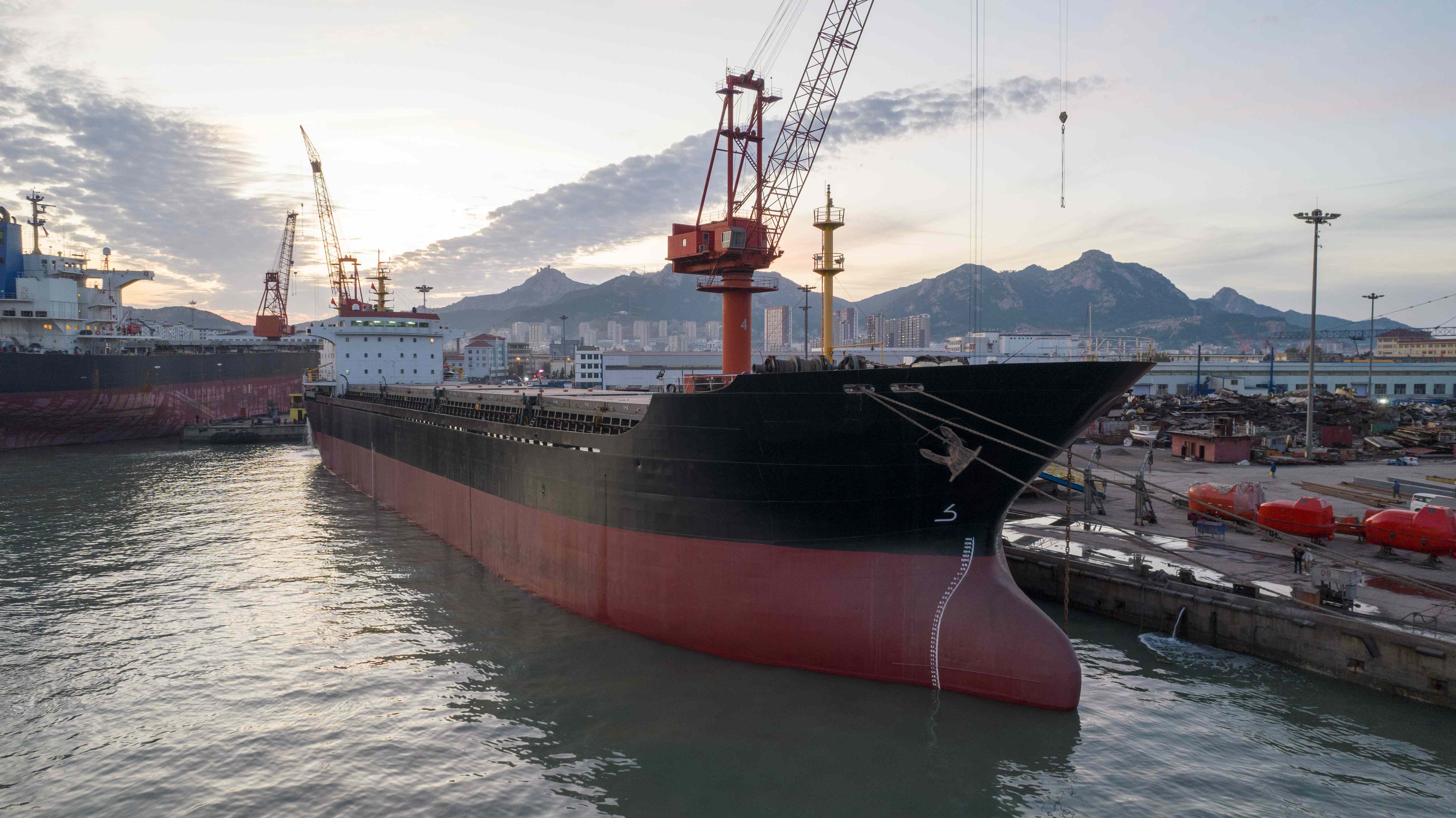 出售26950吨散货船